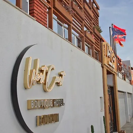 West Coast Boutique Szálloda *