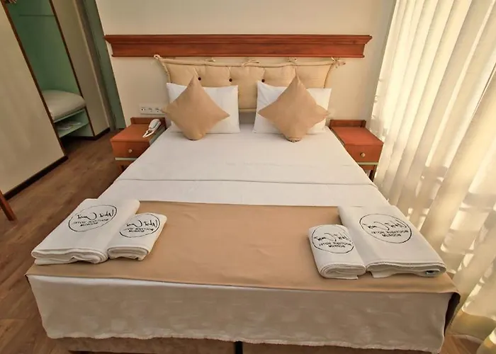 West Coast Boutique Hotel *