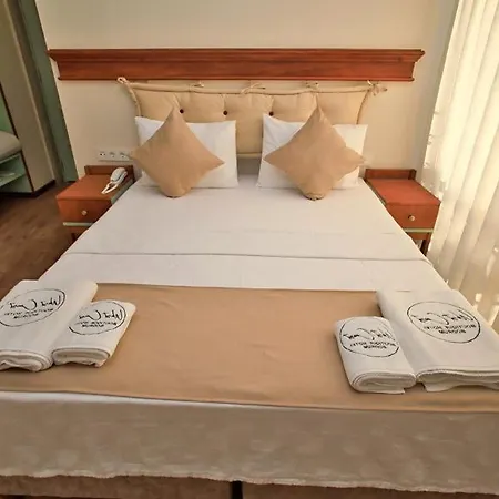 West Coast Boutique Hotel *