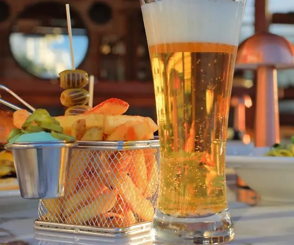 West Coast Boutique בודרום