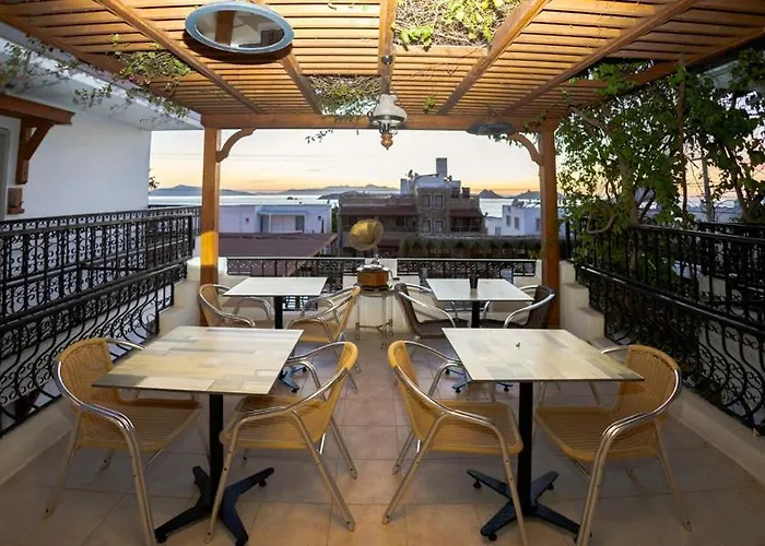 West Coast Boutique בודרום